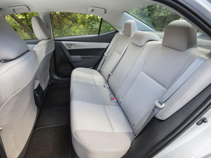  Toyota Corolla LE 2013 года  (US) (фото 8 из 16)